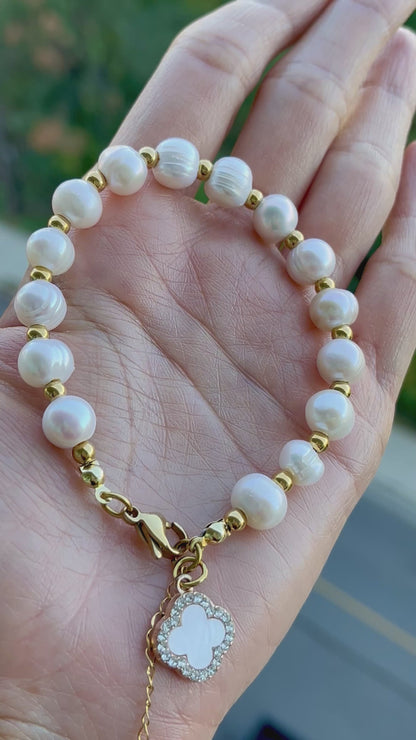 Freshwater Pearl Bracelet with Clover Charm
